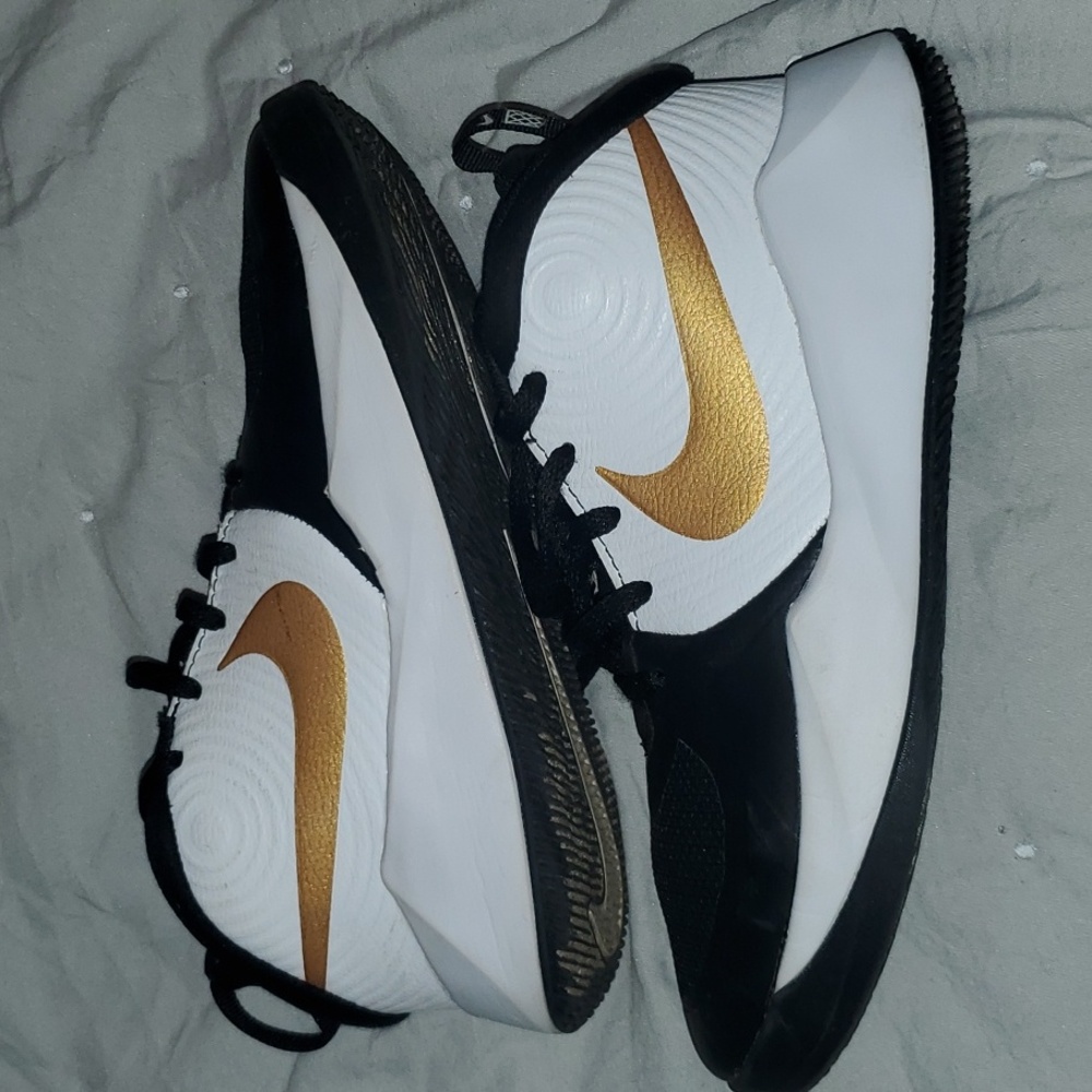 "Team Hustle" Jordan Nike Hightop. - Picture 7 of 11